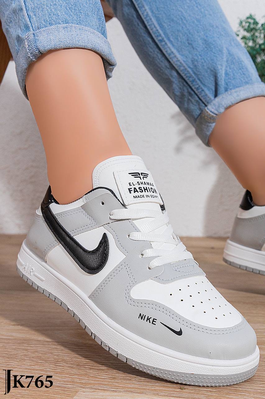 /public/uploads/photos/shares/Suzy shoes/IMG_4210.jpeg